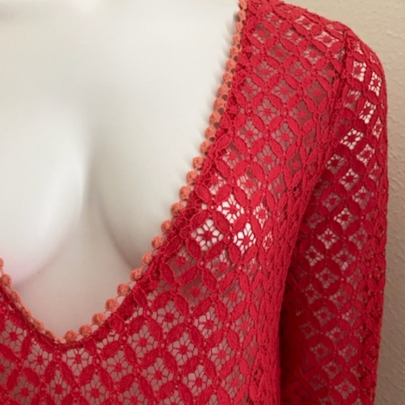 Red cover up - Picture 5 of 7